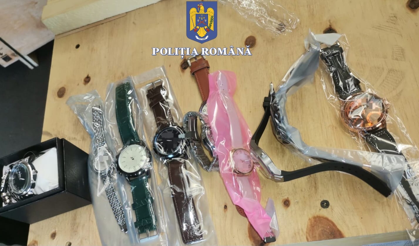 Aproape 7.000 de ceasuri nedeclarate, descoperite de poliţiştii constănţeni