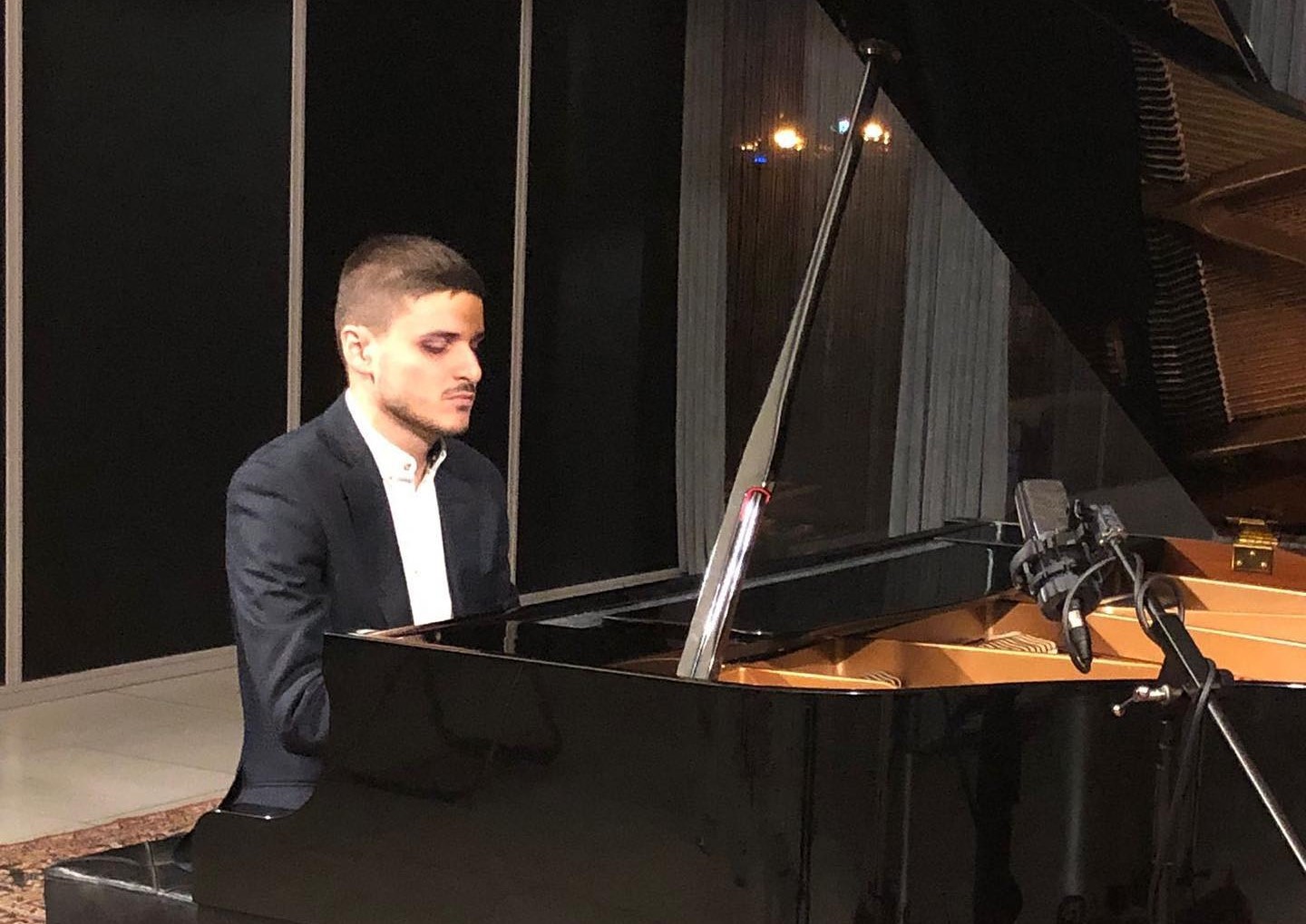 INTERVIU | Zilele Culturii Armâne – Recital susținut de pianistul armân nevăzător Iulian Ionuț Abagiu