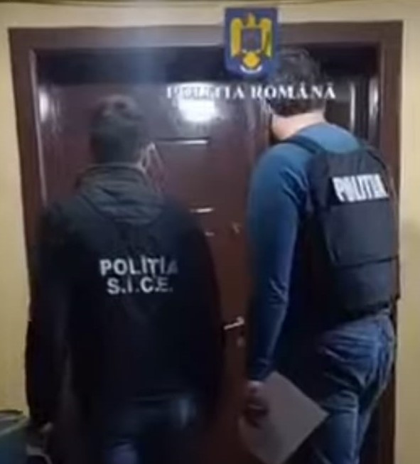 Percheziții în 13 județe și în Capitală, la persoane bănuite de constituire a unui grup infracțional organizat și obținerea ilegală de fonduri