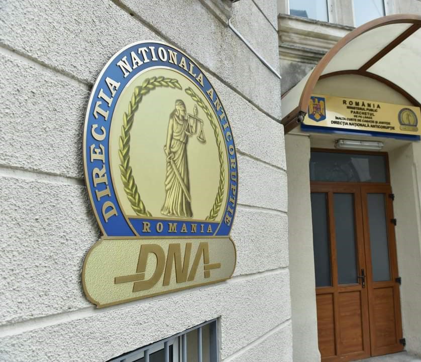 TULCEA: Fostul șef al Gărzii de Mediu din județ, trimis în judecată pentru luare de mită