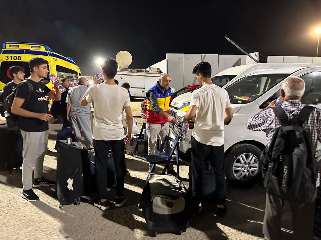 Aeronava cu primii cetățeni români evacuaţi din Fâşia Gaza urmează să sosească la Bucureşti