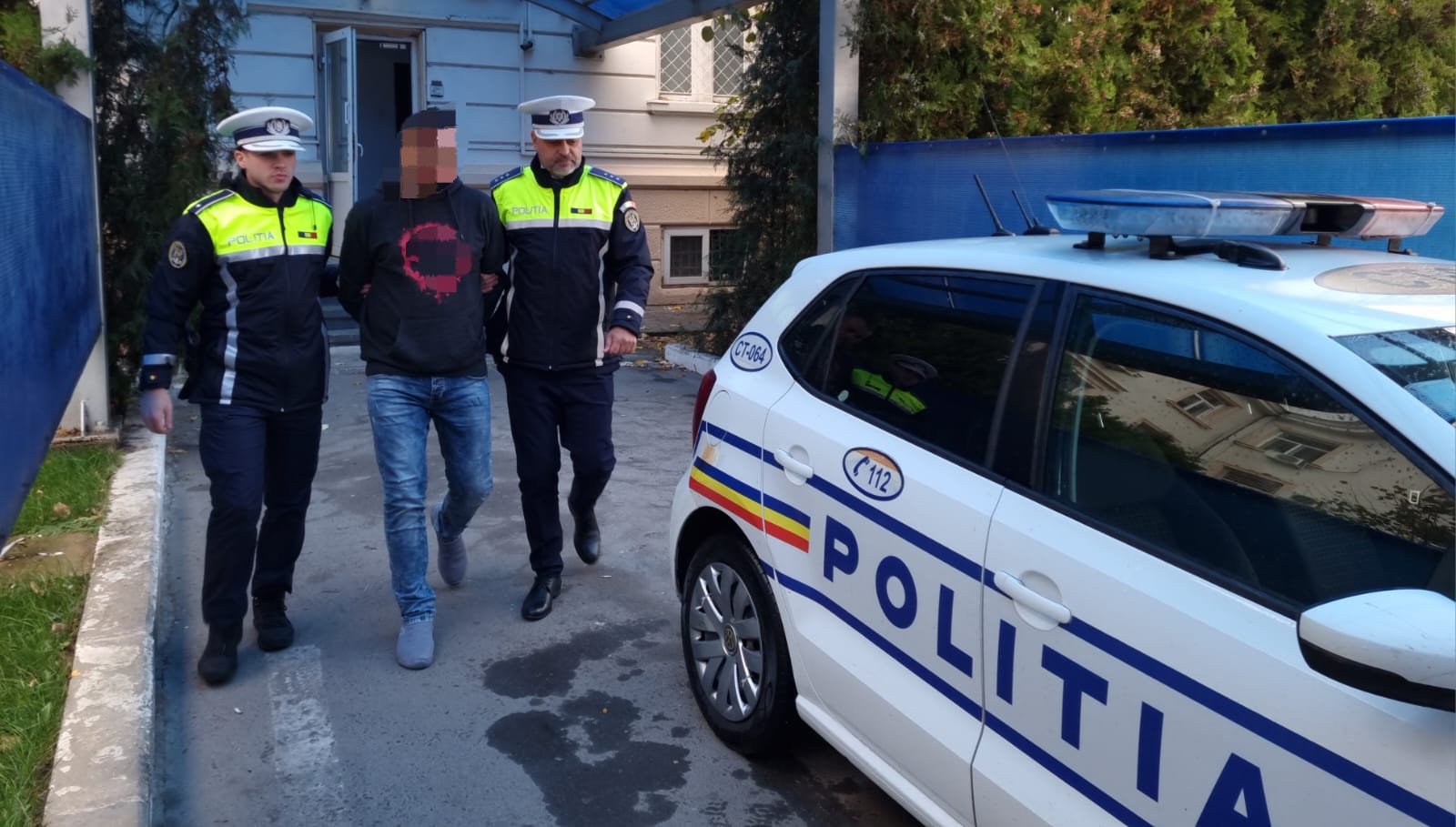 Un bărbat a fost reţinut de poliţiştii constănţeni pentru conducerea unui vehicul fără permis de conducere și refuzul sau sustragerea de la prelevarea de mostre biologice