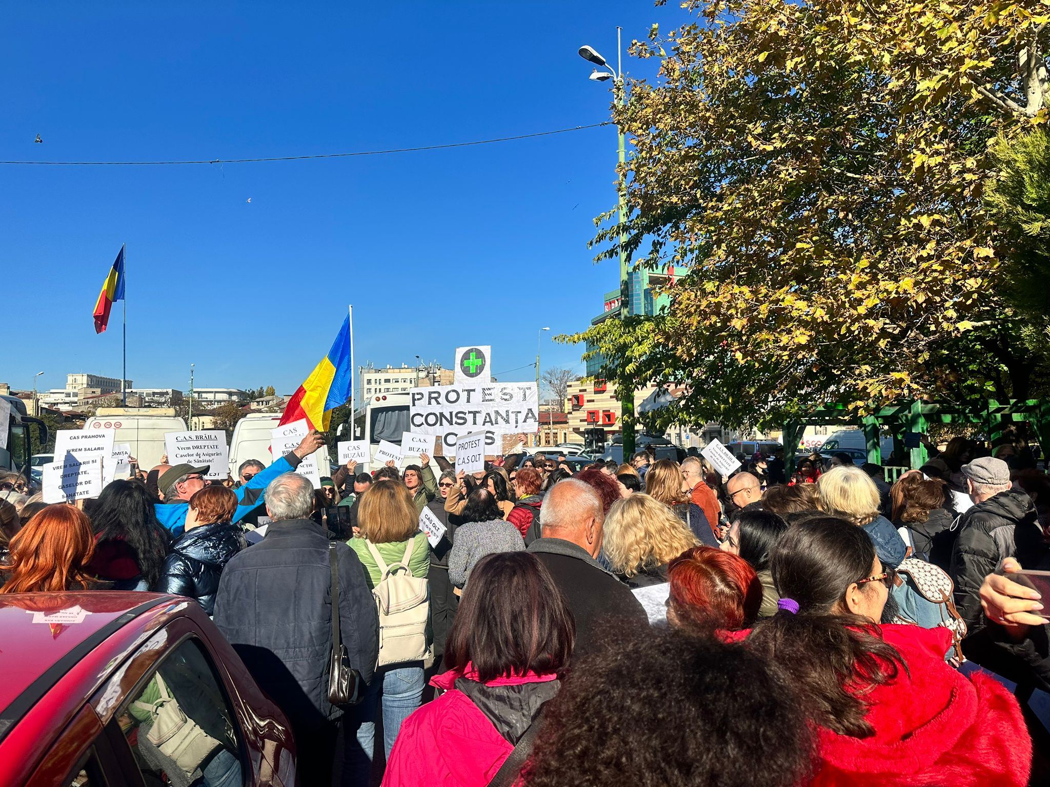 Se majorează salariile personalului din domeniul asigurărilor sociale de sănătate. Proiect aprobat de Camera Deputaților