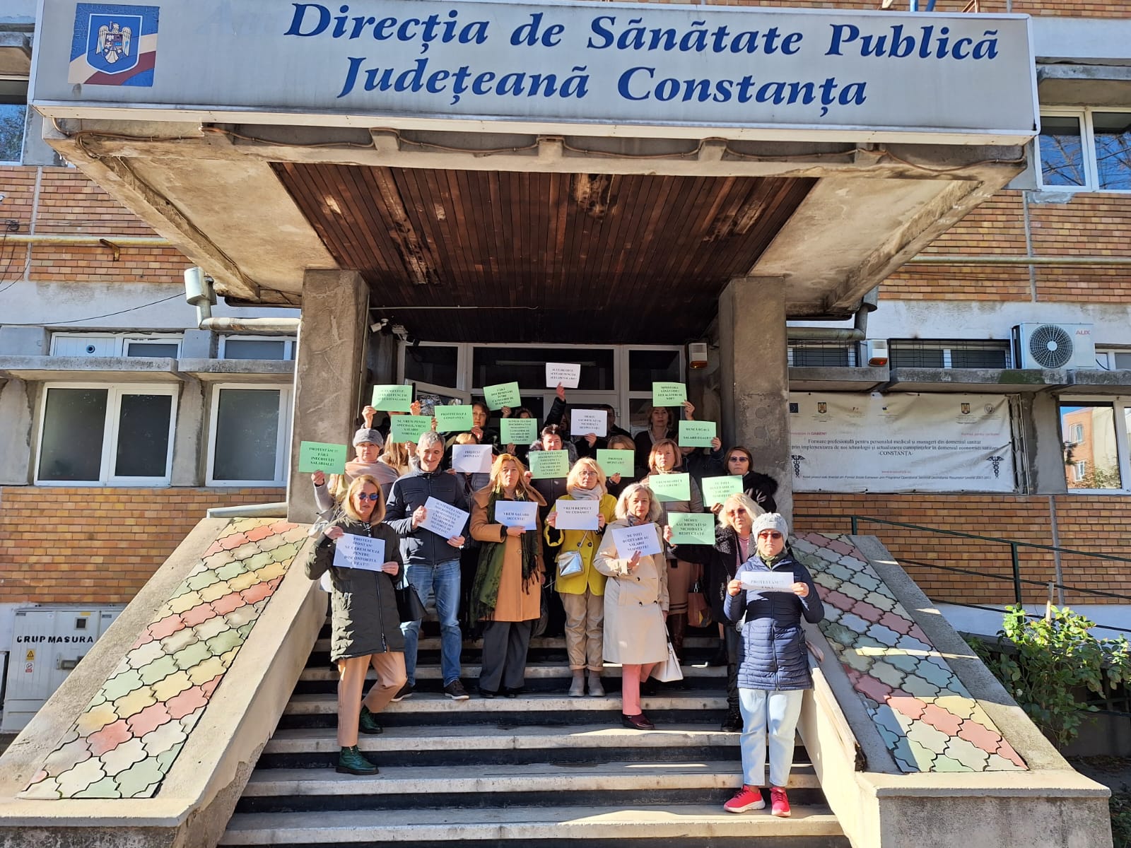 Protestele continuă la Direcțiile de Sănătate Publică din toată țara. Sindicatele sunt chemate mâine, la primele negocieri la Ministerul Sănătății