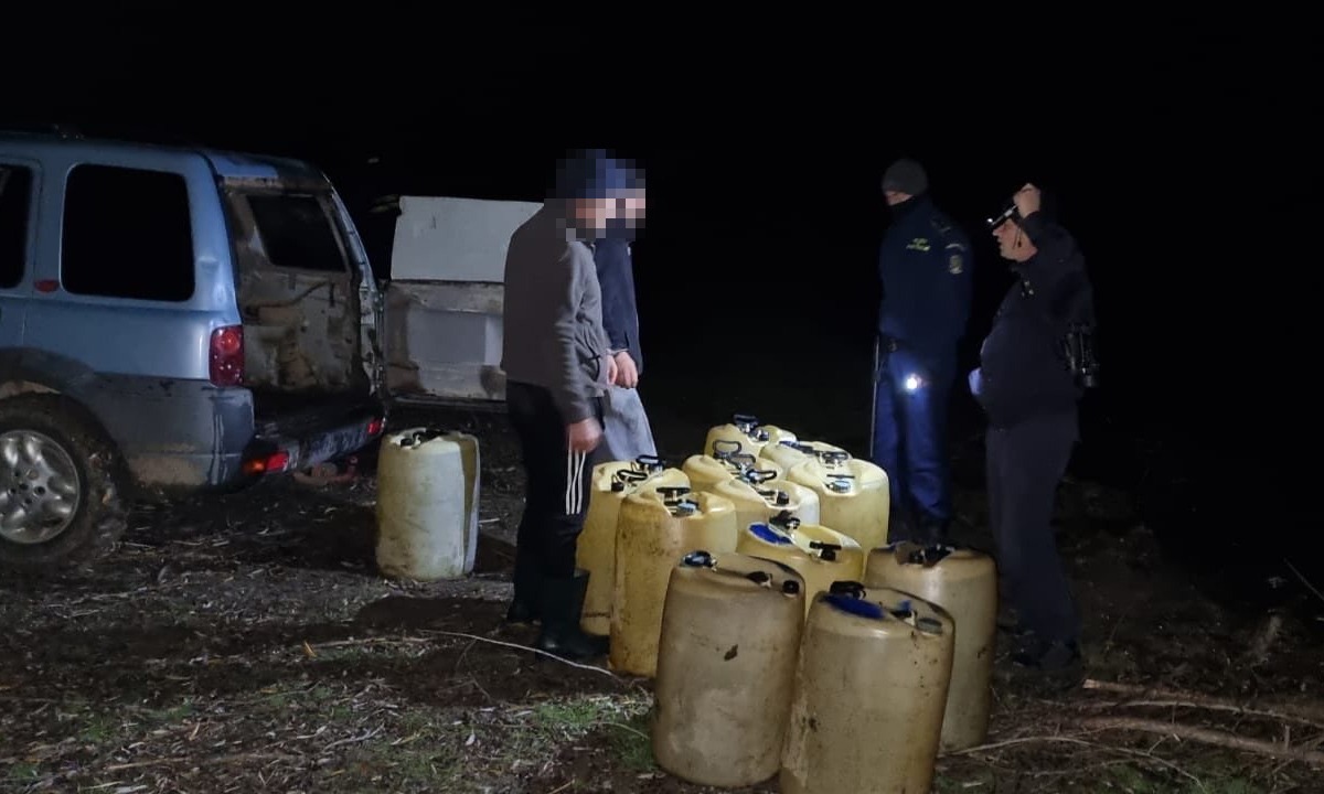 Județul CONSTANȚA: Doi bărbați au fost prinși cu aproape 2 tone de motorină, fără acte de proveniență