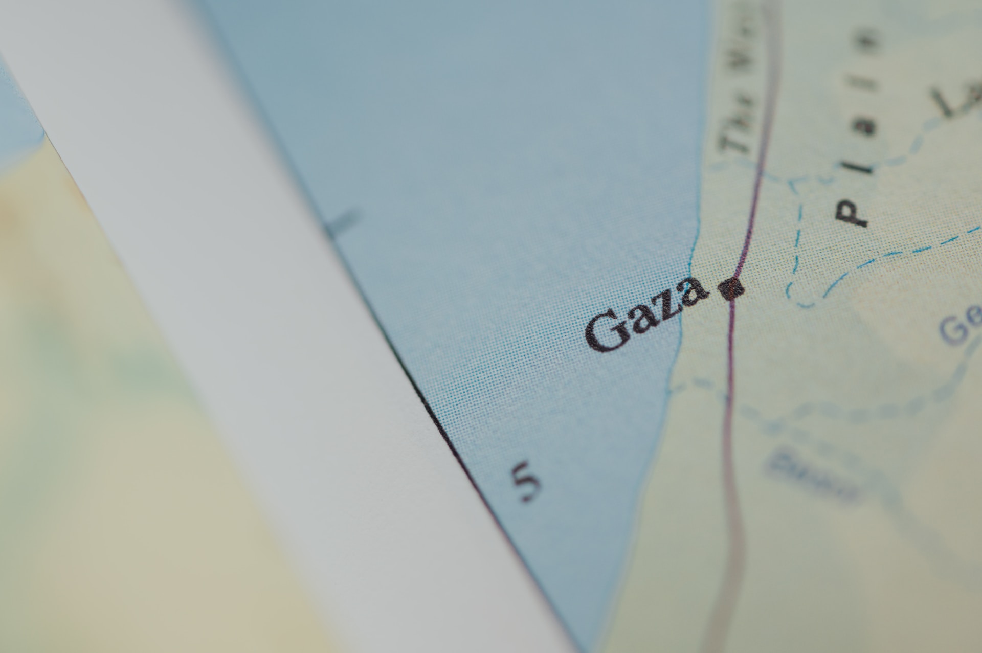 Printre cei 13 ostatici eliberați de Hamas se află și o israeliancă al cărei tată este român