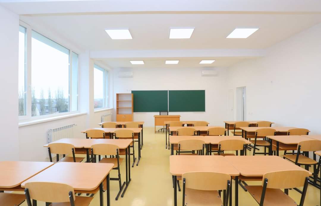 MEN: Numărul burselor sociale pentru elevi aproape s-a dublat