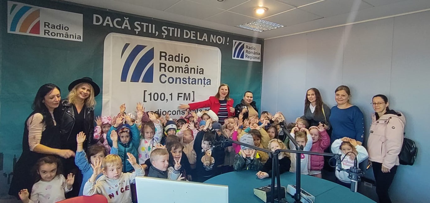 AUDIO-VIDEO | Radio Constanța a fost, astăzi, gazdă primitoare pentru zeci de preșcolari