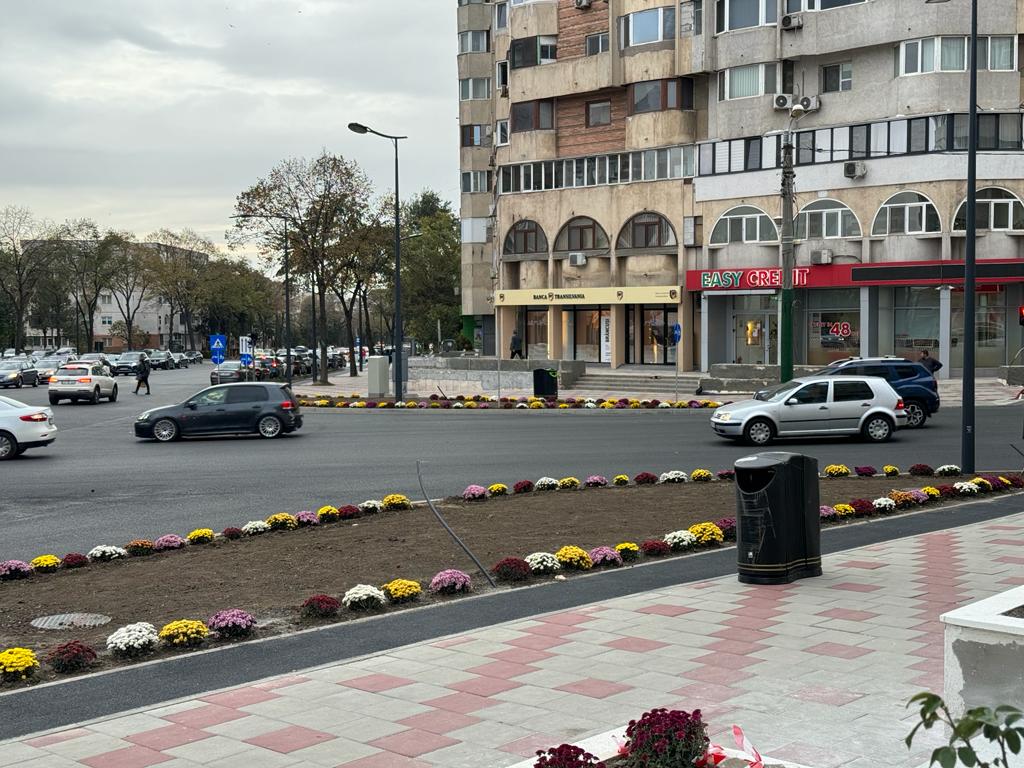 Primăria Constanţa montează coşuri de gunoi în oraş