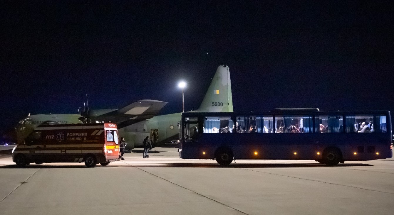 MAE: Cei 41 de cetățeni români evacuați din Fâșia Gaza au ajuns în țară cu o aeronavă militară