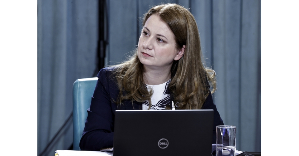 „Bursele de merit” pentru elevii cu medii mai mici de 5 s-ar putea schimba în „burse de progres școlar”