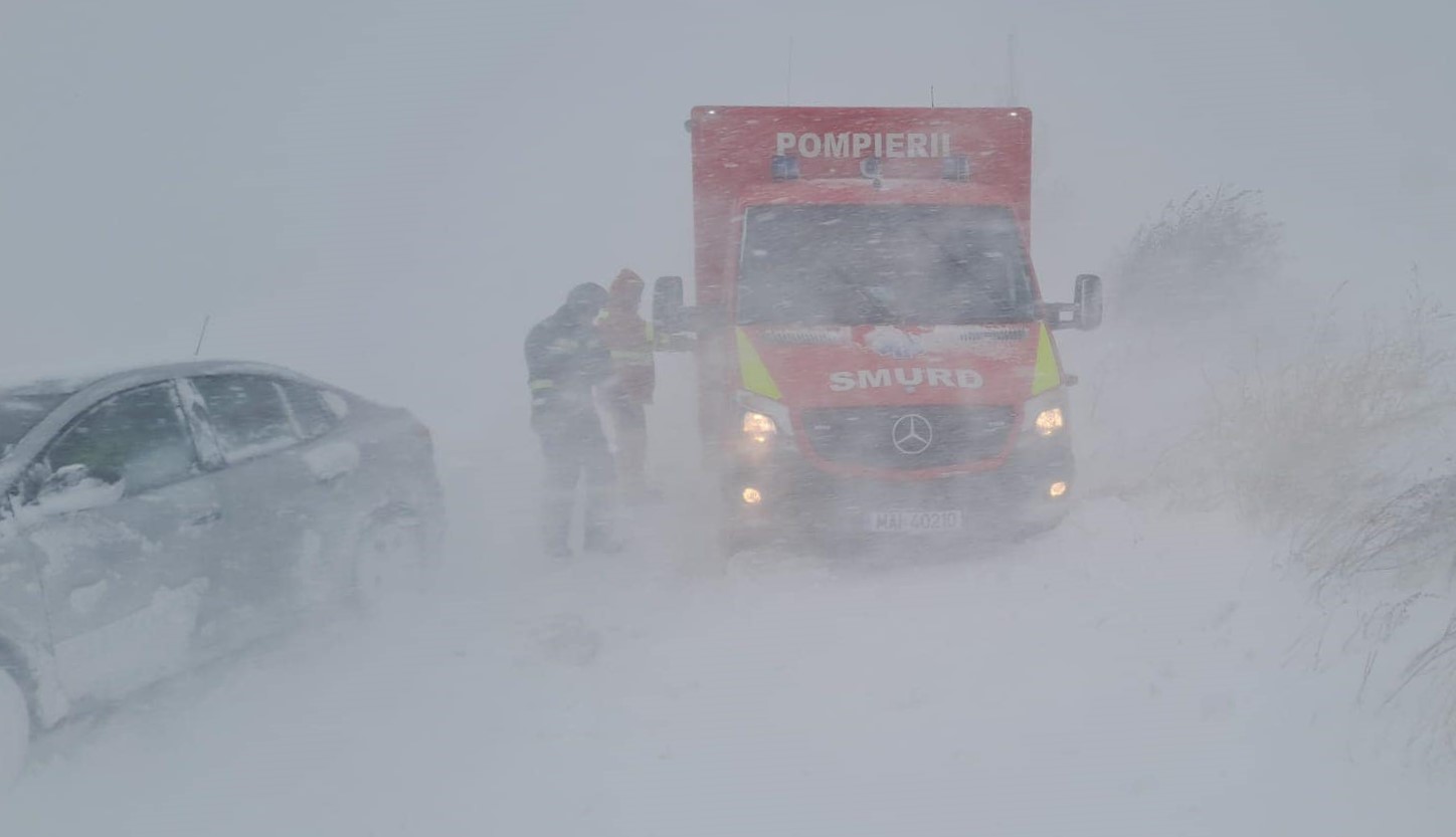 ISU Constanța: 323 de persoane salvate și peste 100 de autovehicule deblocate din zăpadă, în urma codului roșu de viscol