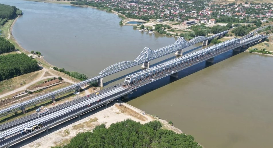 De luni, circulație închisă pe A2, spre litoral, dar și pe două șosele montane