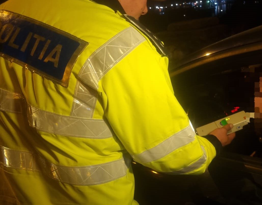 CONSTANŢA: O femeie, posibil drogată, a fost implicată într-un accident rutier pe bulevardul Aurel Vlaicu
