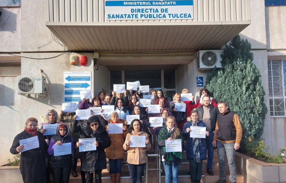TULCEA: Continuă protestul medicilor de la Direcția de Sănătate Publică. Una dintre nemulțumiri este criza de personal