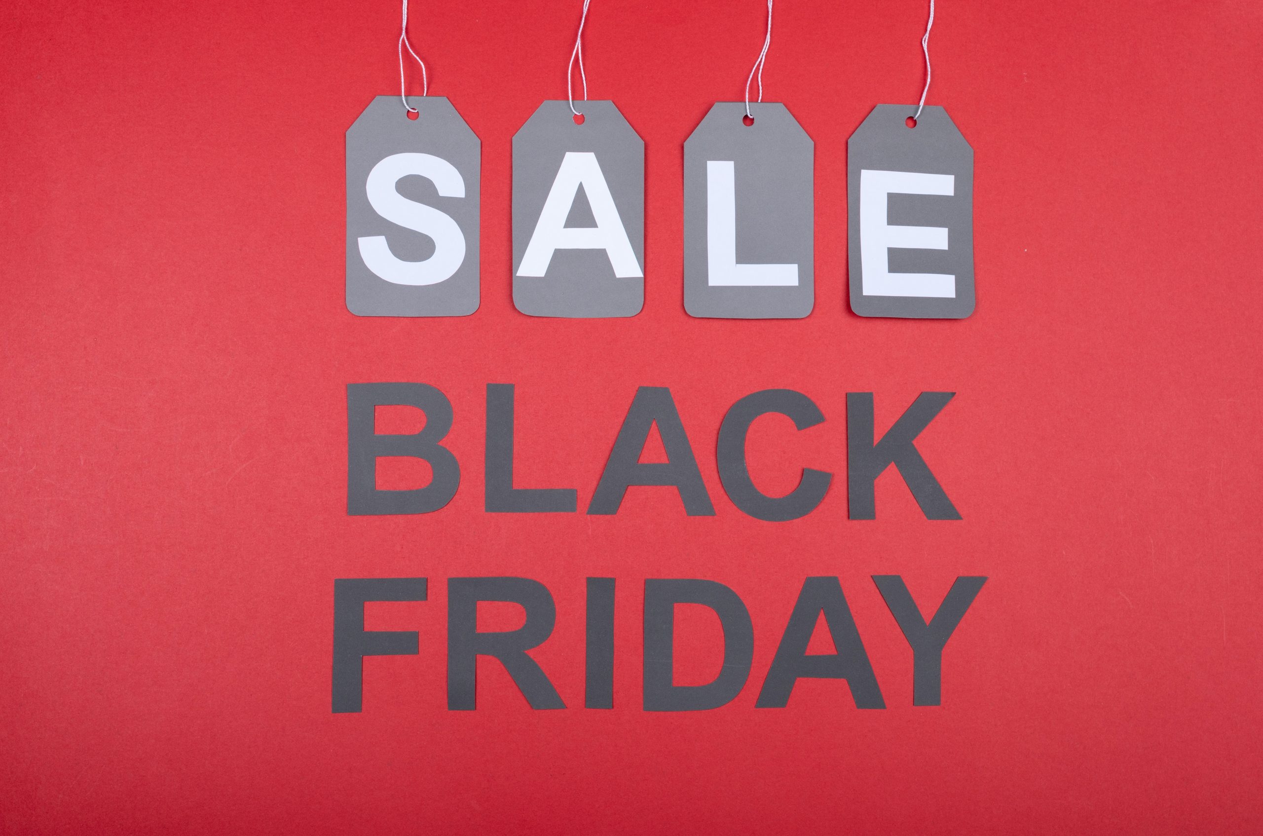 Încep reducerile de Black Friday. ATENȚIE la ofertele înșelătoare