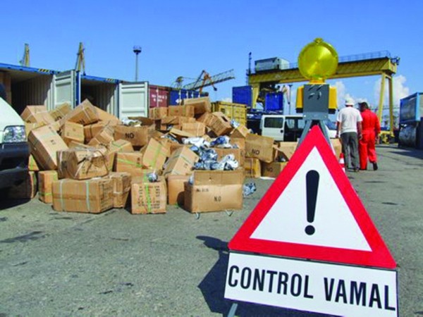 CONSTANȚA: Marfă contrafăcută, în valoare de peste 7,5 milioane de lei, reținută de vameși