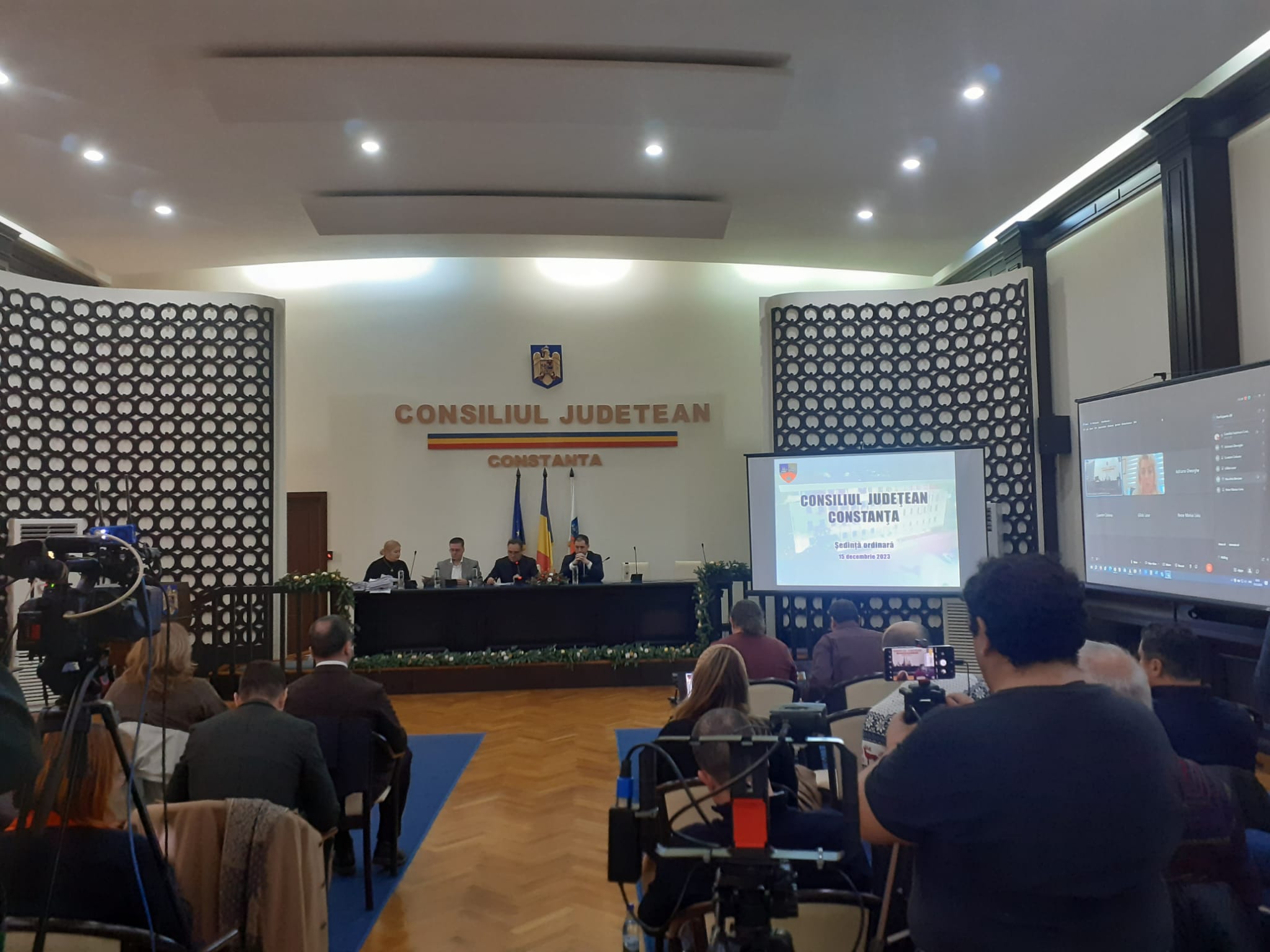 CONSTANŢA: Discuţii aprinse în ședința Consiliului Județean pe fondul adoptării noii organigrame și a statului de funcții ale Societății Drumuri Județene Constanța S.A.