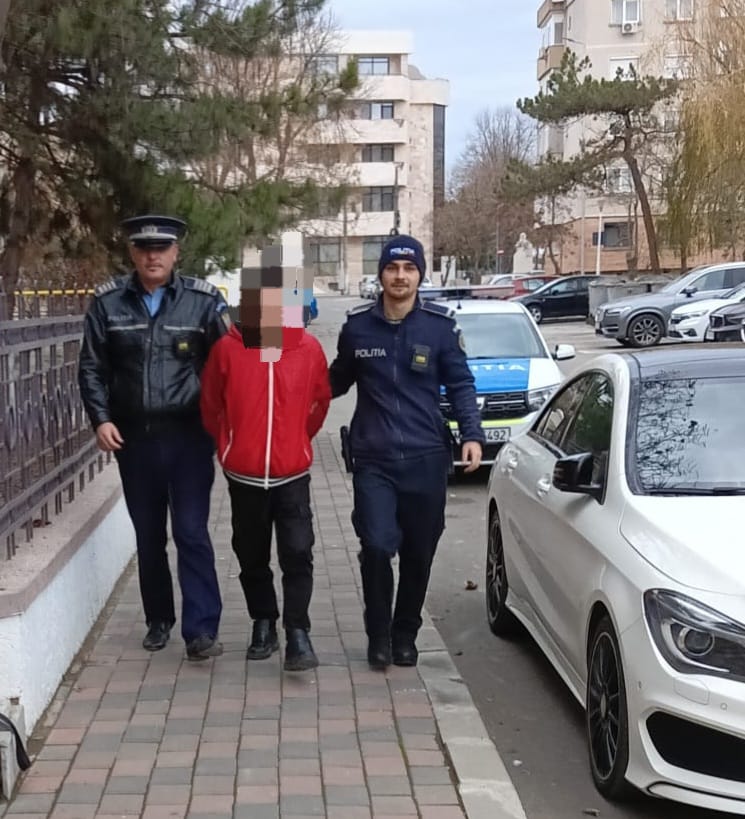 MANGALIA: Un bărbat a fost plasat în arest la domiciliu pentru încălcarea ordinului de protecție și șantaj
