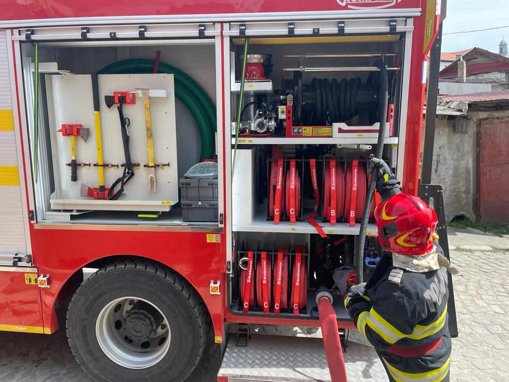 EFORIE NORD: Incendiu lângă Căminul de Bătrâni. 17 persoane au fost evacuate