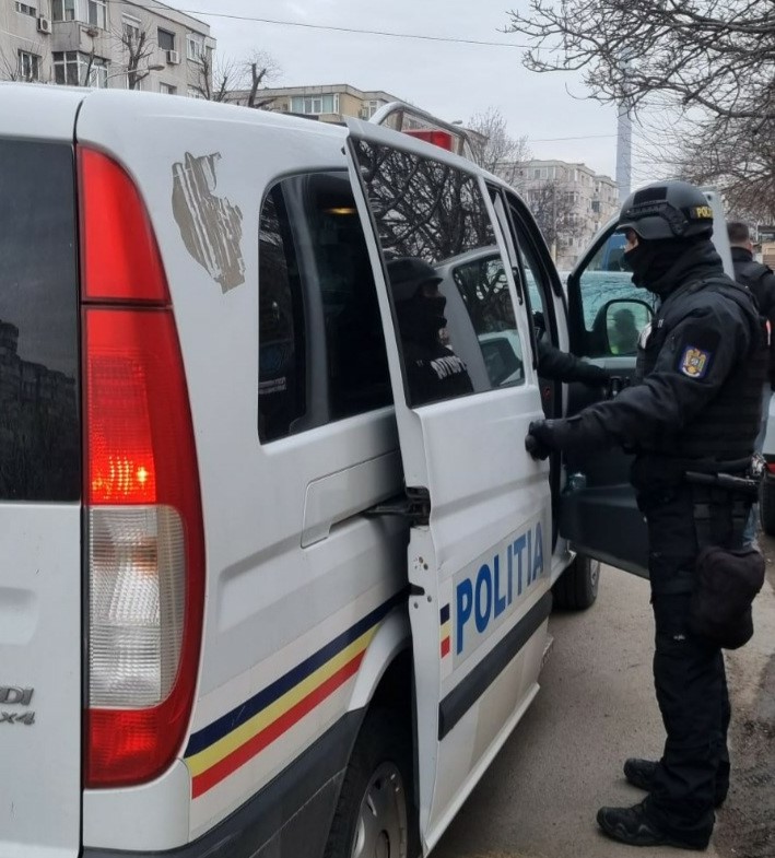 CONSTANȚA: Dosar penal și consult la Psihiatrie pentru doi indivizi după ce i-au amenințat pe polițiști