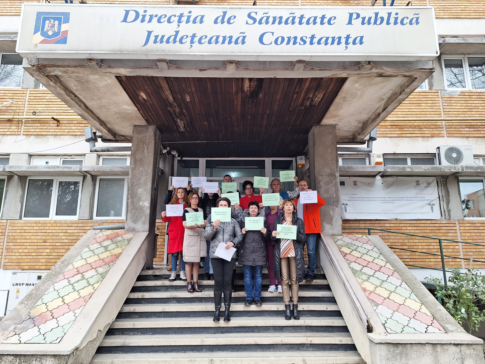 CONSTANȚA: A treia săptămână de proteste la Direcția de Sănătate Publică