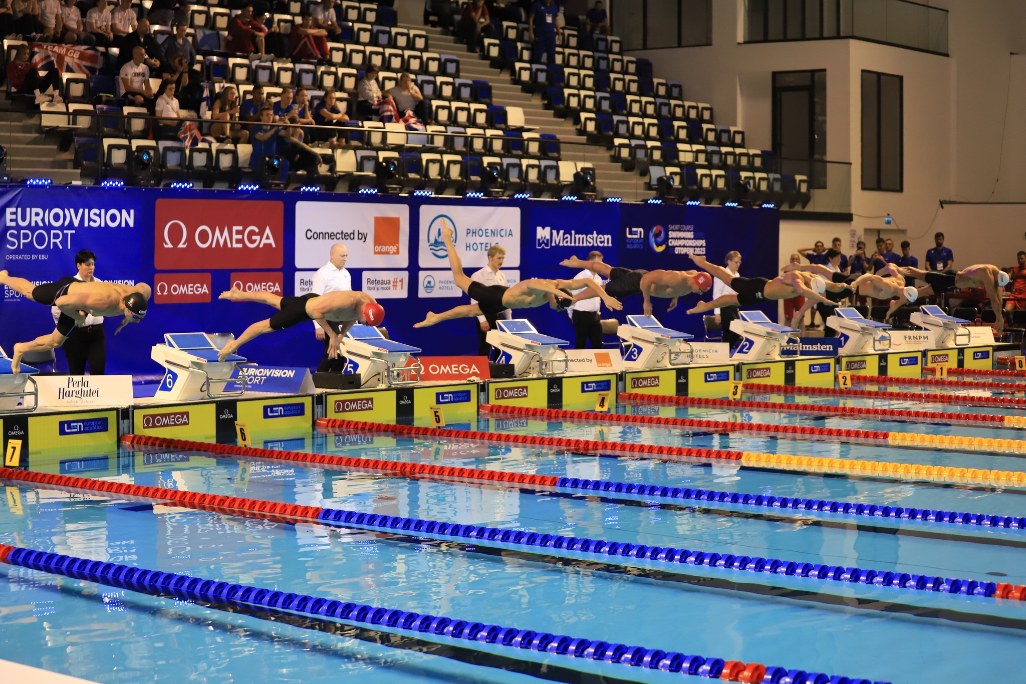 David Popovici luptă astăzi pentru medalia de aur în proba de 200 de metri liber la CE de înot 2023
