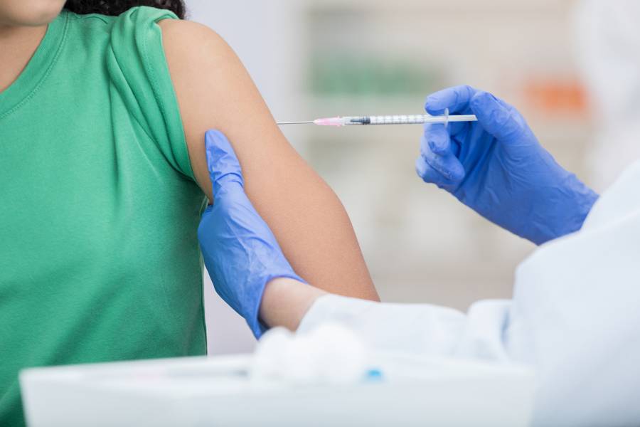 Din această lună, adulții au acces la 7 noi vaccinuri compensate