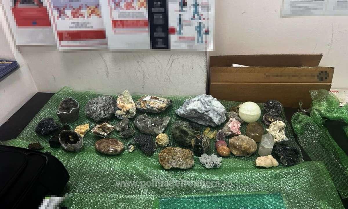 45 de flori de mină posibil din patrimoniul naţional, găsite în bagajul de cală al unei femei, la ieşirea din ţară