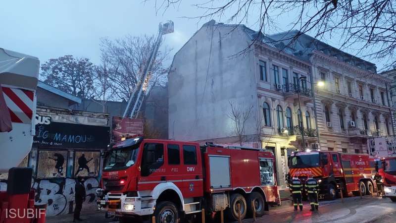 Hotelul din Bucureşti care a luat foc marţi dimineaţă nu deţine autorizaţie de securitate la incendiu