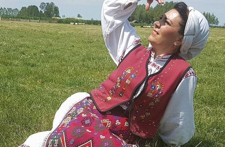 FOTO | Daniela Jipa: „Realizarea unui costum popular autentic poate dura și un an întreg”