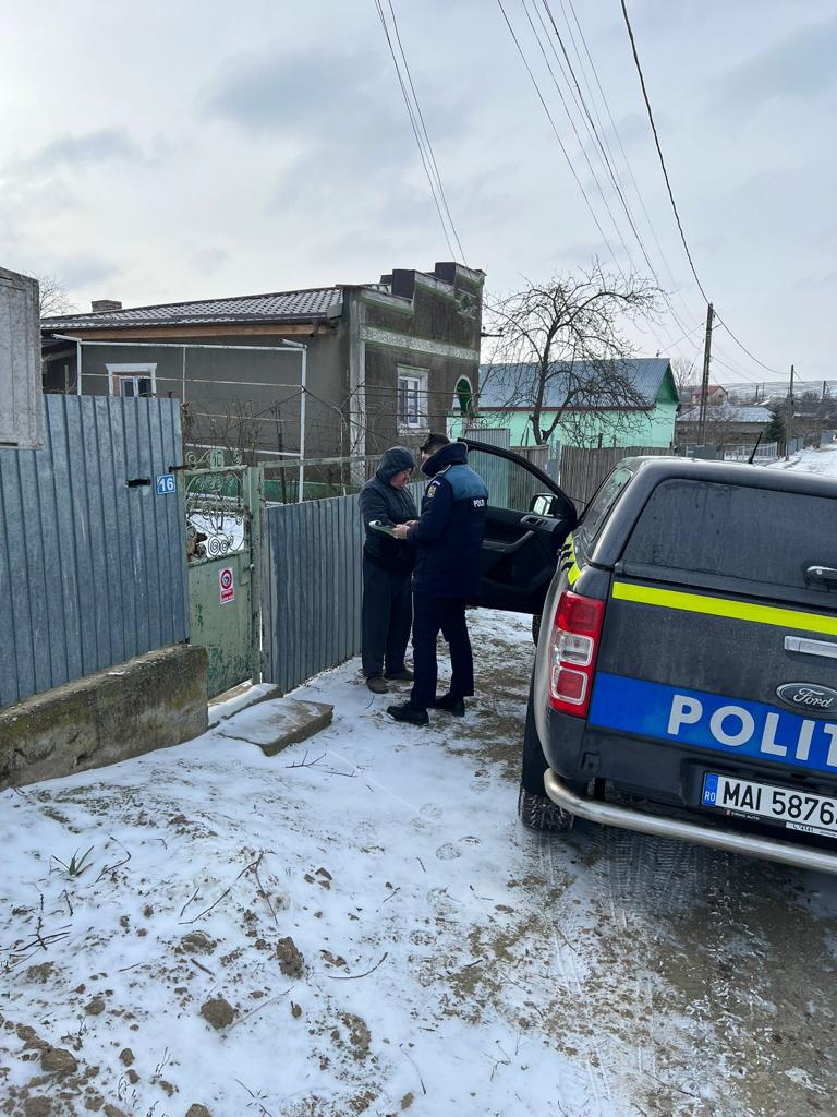 TULCEA: Polițiştii Biroului pentru Protecția Animalelor au aplicat amenzi de două mii de lei, în cazul unor persoane care deţin câini periculoşi sau agresivi