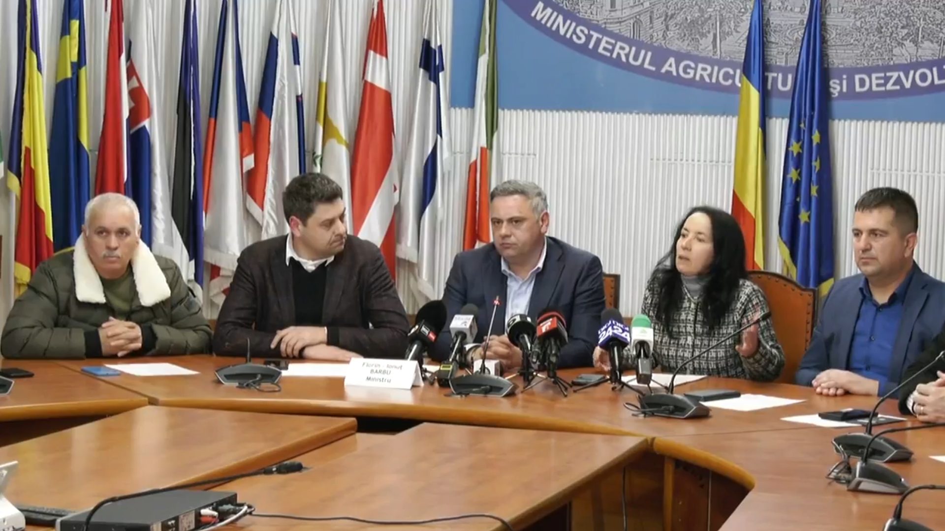 Ministrul Agriculturii şi reprezentanţii asociaţiilor din sectorul vegetal au agreat 13 solicitări venite din partea fermierilor