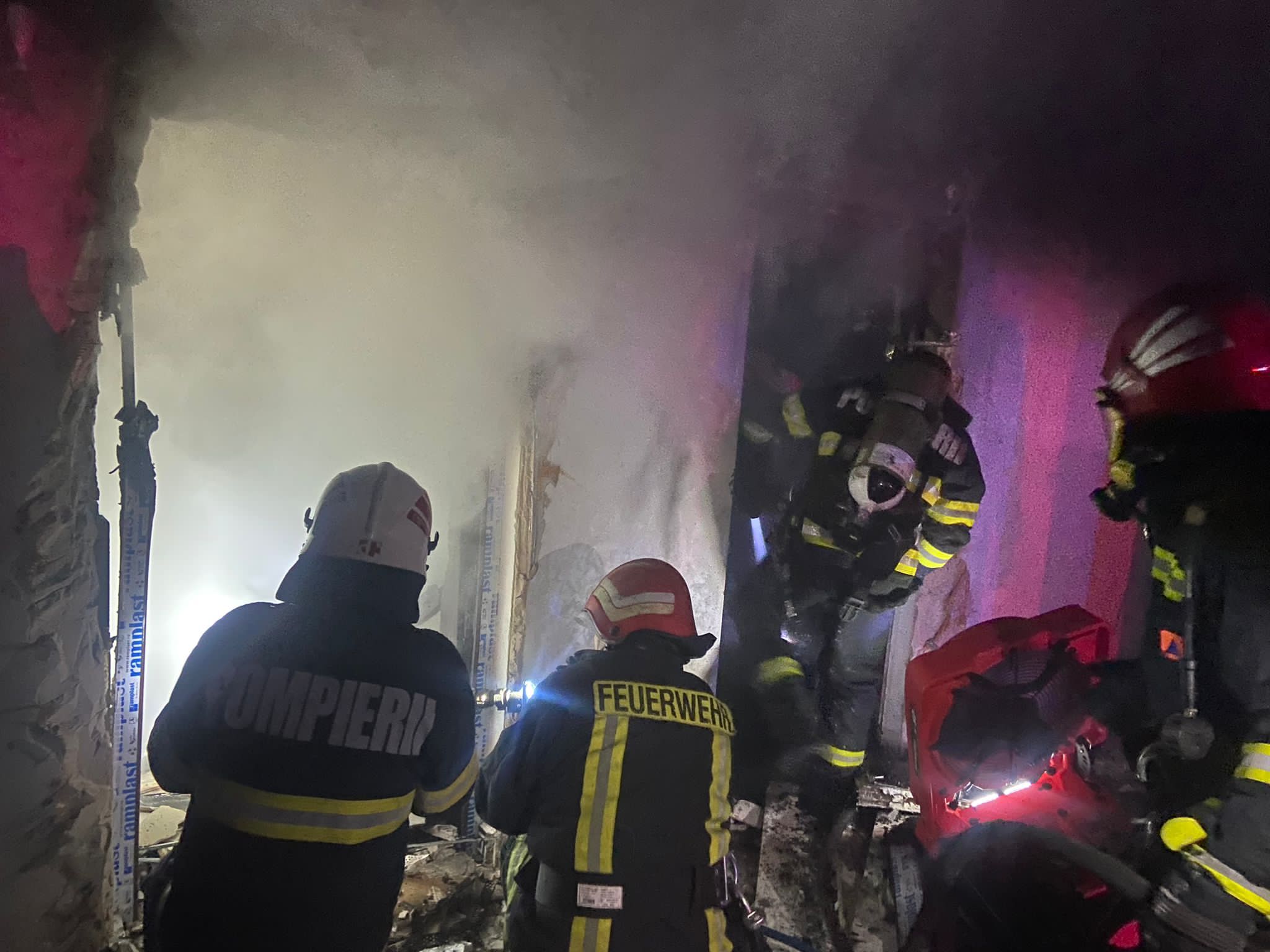 O casă din Tulcea a fost cuprinsă de flăcări. Din fericire, nu sunt victime