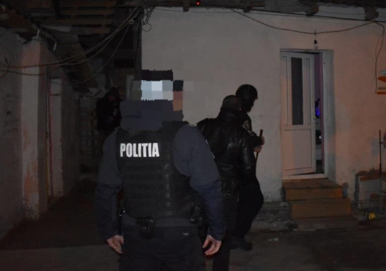 NĂVODARI: Percheziţii domiciliare la locuințele a doi bărbați. Aceştia sunt bănuiți de furt calificat