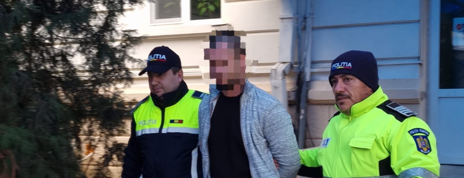 Judeţul CONSTANŢA: Doi bărbaţi au fost reţinuţi de poliţişti, fiind acuzaţi că au condus un vehicul fără a deţine permis