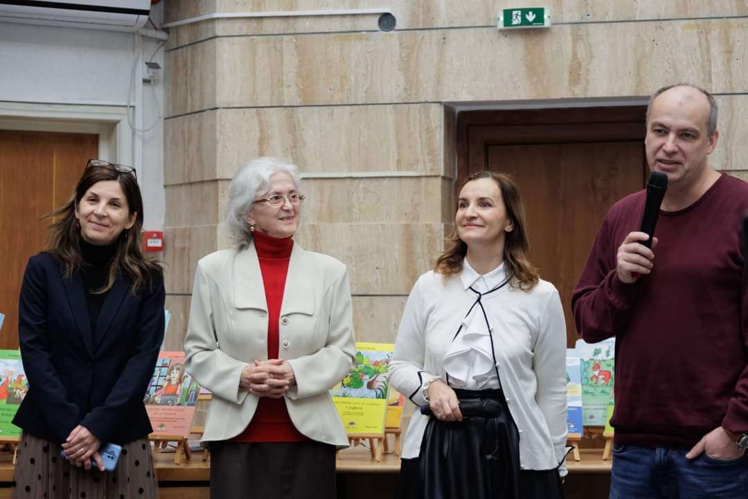 CONSTANŢA: La Biblioteca Județeană “Ioan N. Roman” se va juca o piesă de teatru după povestirile scriitoarei de cărţi pentru copii, Victoria Furcoiu