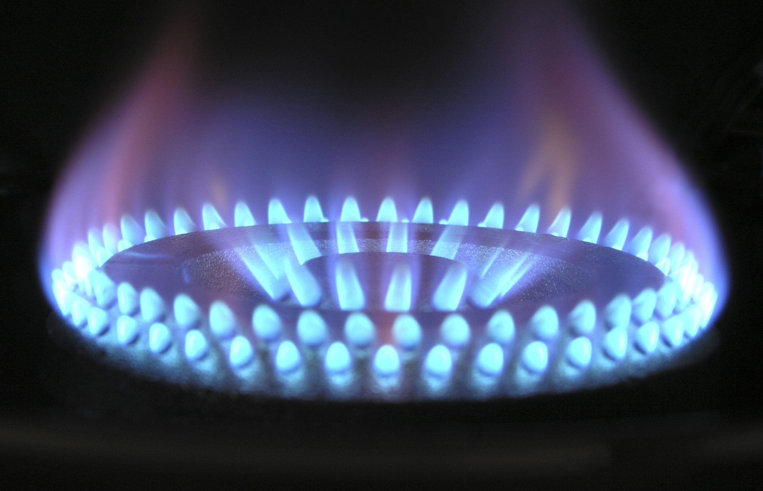 Prețurile la gaz vor exploda în facturile românilor după perioada de plafonare (analiză)