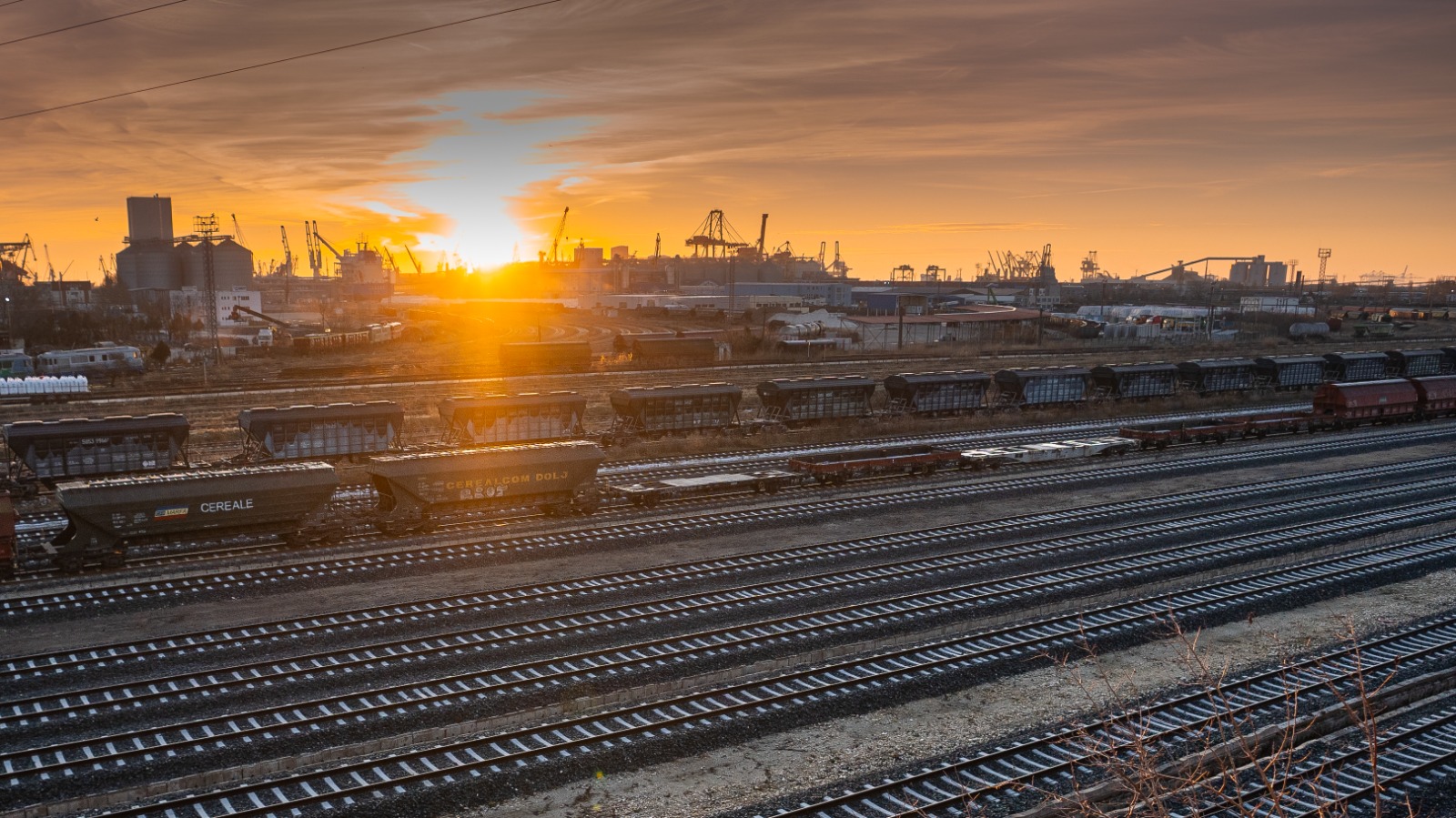 Portul CONSTANȚA: Mecanic prins băut în timpul serviciului după tamponarea a două locomotive
