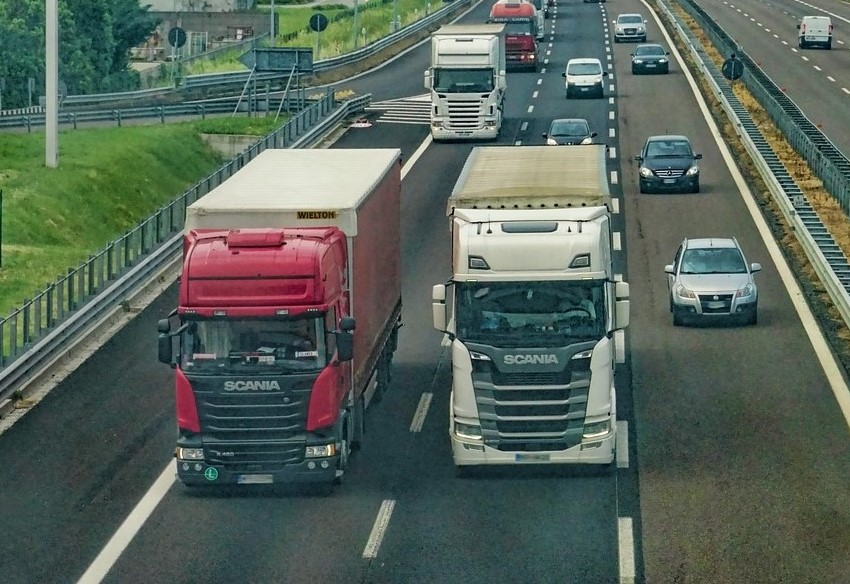 AUDIO: Scurtarea timpilor la tranzitarea camioanelor prin vămi se traduce în importante avantaje de ordin material și de mediu