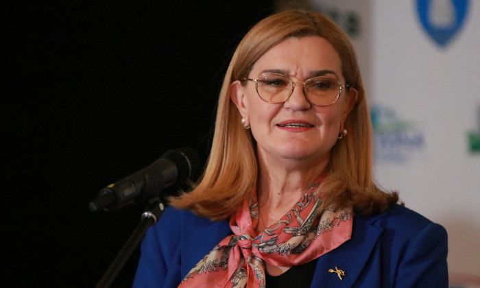 Elisabeta Lipă: „Simona Halep s-a lăsat cu toată încrederea pe mâna echipei şi a fost înşelată”