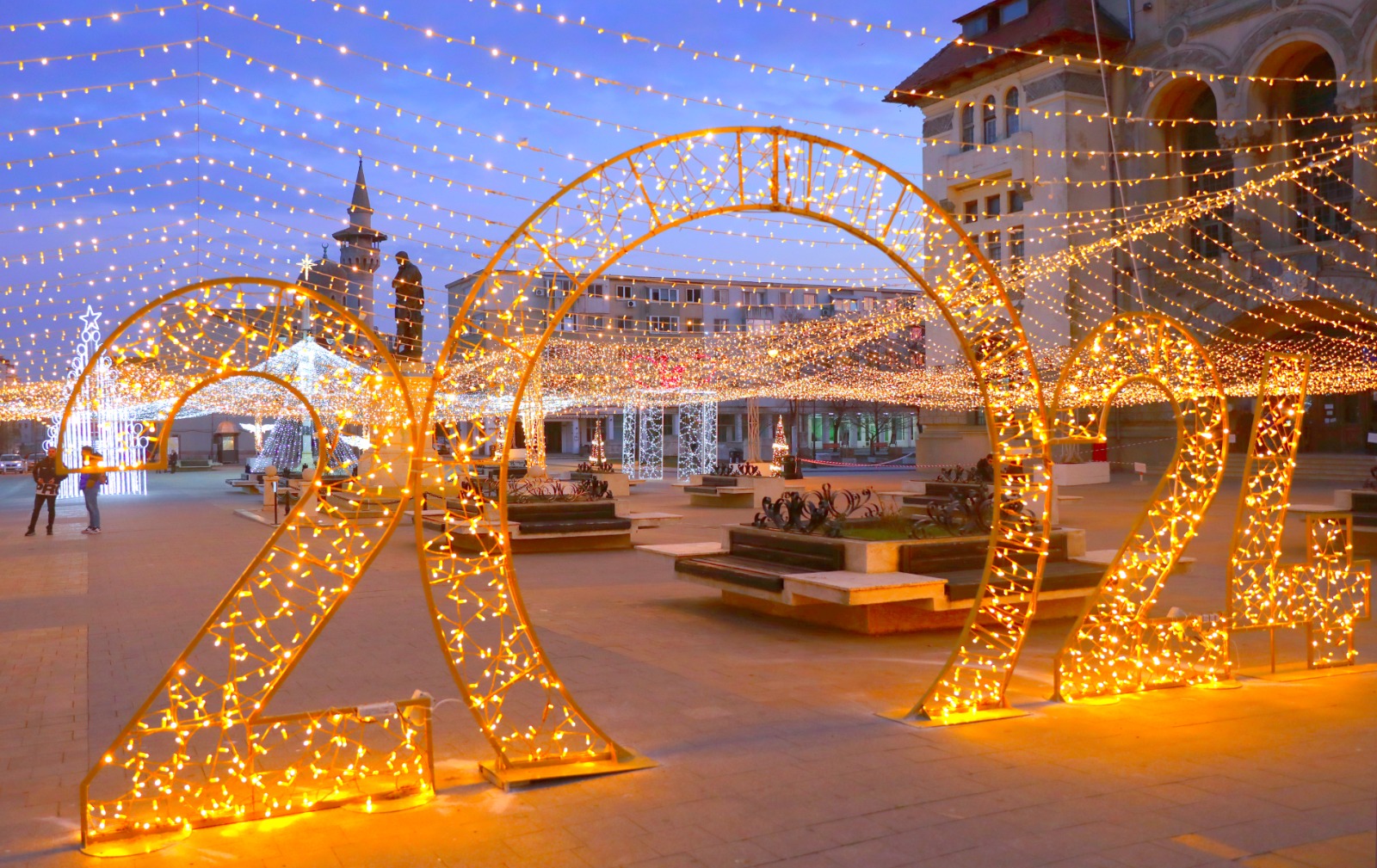 CONSTANŢA: Iluminatul festiv va fi demontat