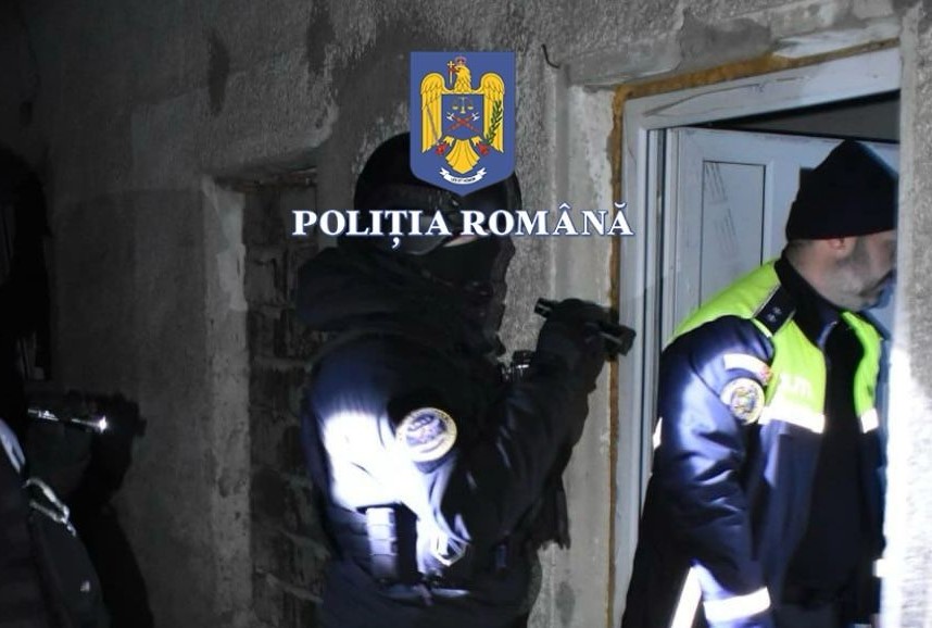 Județul CONSTANȚA: Percheziții la domiciliile unor suspecți de furt calificat dintr-o fermă