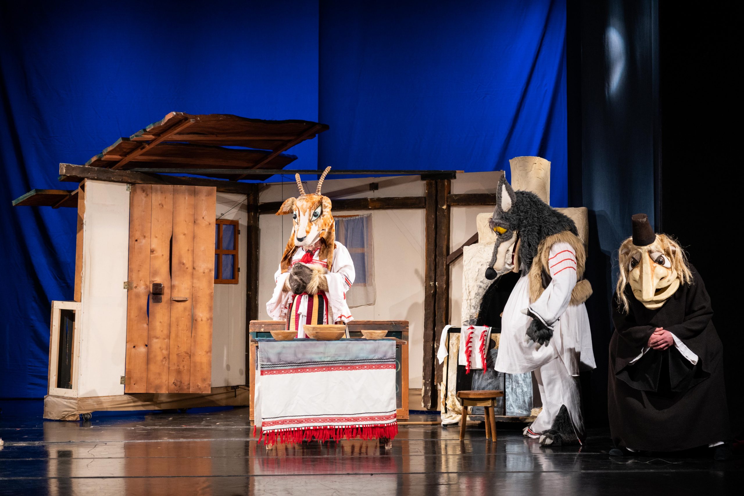 “Capra cu trei iezi”, pe scena Teatrului „Căluțul de Mare”