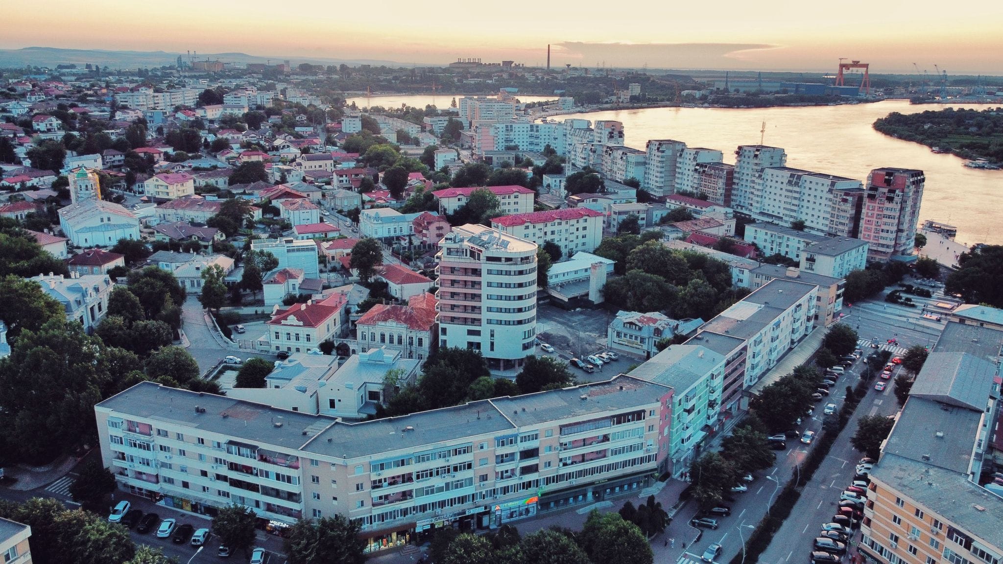 TULCEA: Peste 30 de blocuri din municipiu vor fi consolidate seismic