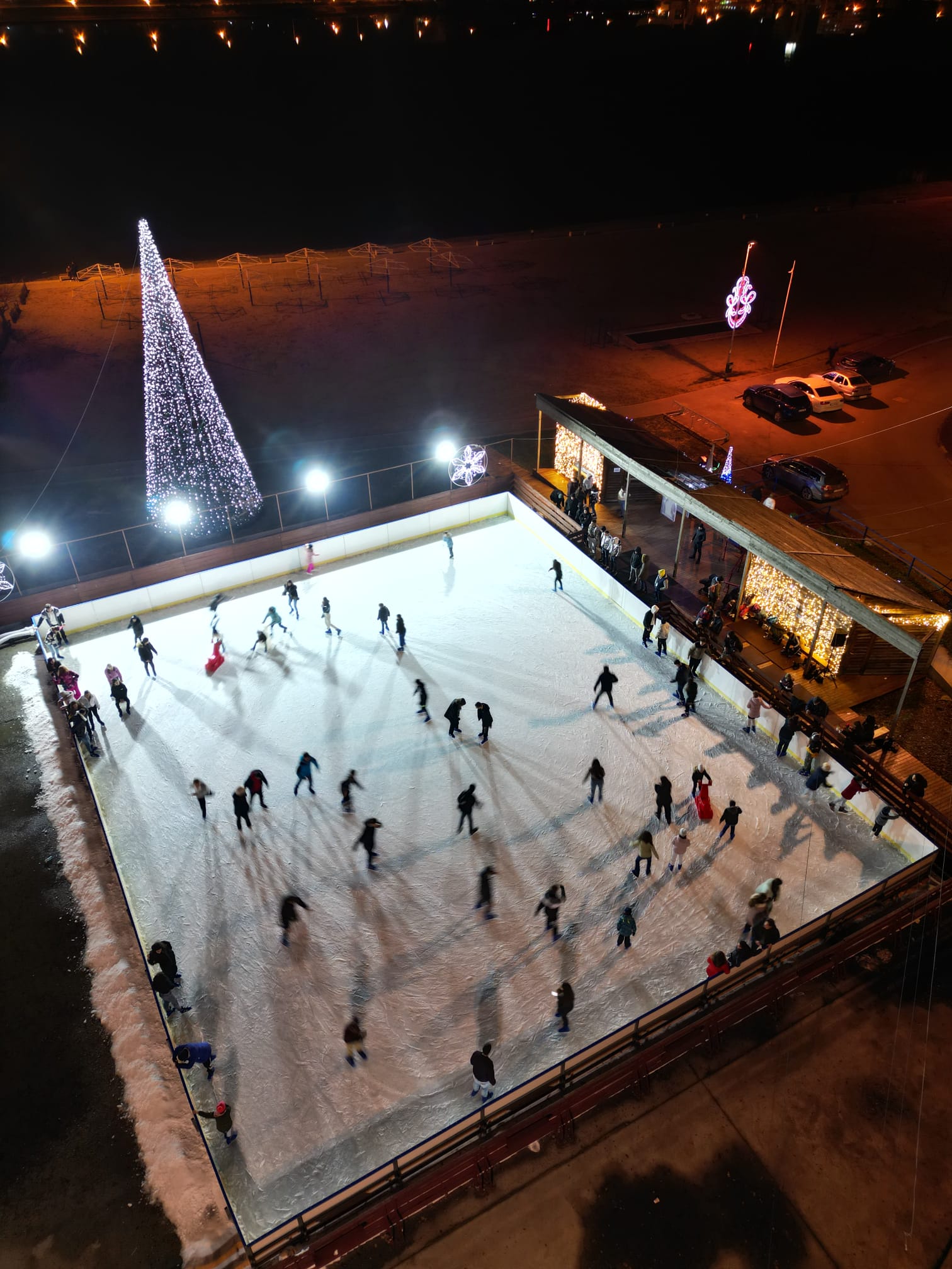 TULCEA: În perioada minivacanţei, se deschide patinoarul din oraş