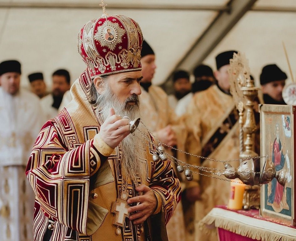 Ce spune Arhiepiscopia Tomisului referitor la faptul că IPS Teodosie va fi cercetat pentru încălcarea repetată a hotărârilor Sfântului Sinod privind campaniile electorale