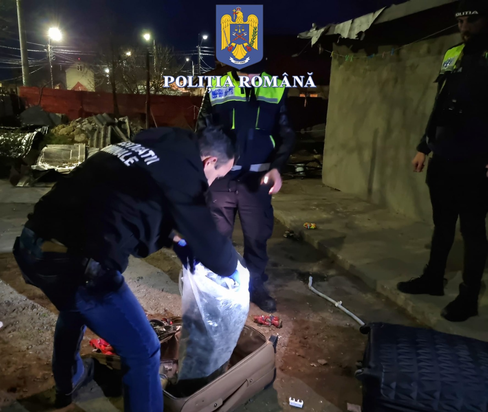 Judeţul CONSTANŢA: Percheziţii într-un dosar de furt calificat în formă continuată. Prejudiciul este de aproximativ 5.000 de lei
