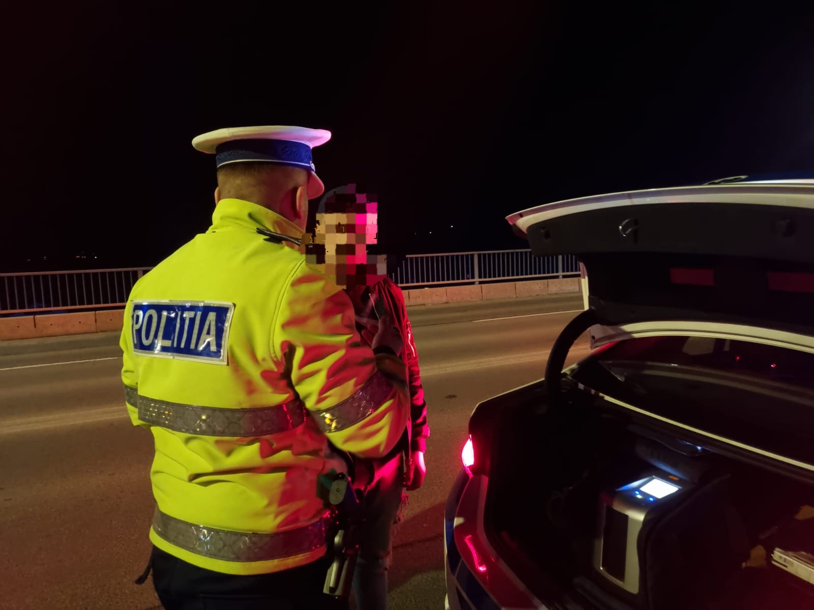 CONSTANŢA: Amenzi în valoare de 17 mii de lei, în urma unei acţiuni pentru siguranţa traficului, desfăşurată de poliţişti