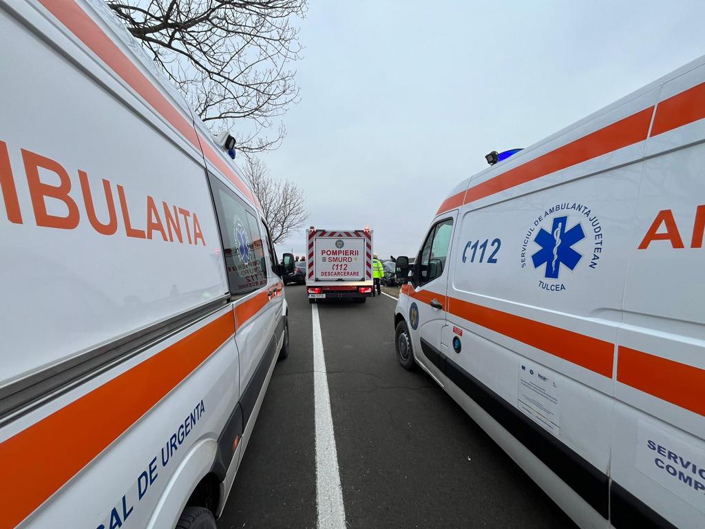 Judeţul TULCEA: Doi elevi au fost răniţi în urma unui accident în care a fost implicat un autobuz şcolar